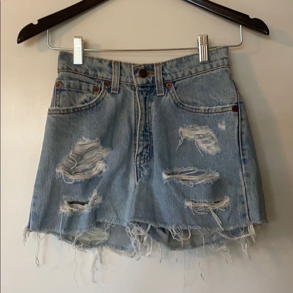 Levi’s high waisted denim shorts